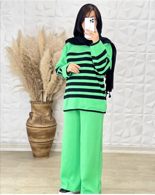 کد 146 ست بلوزشلواربگ بافت راه راه